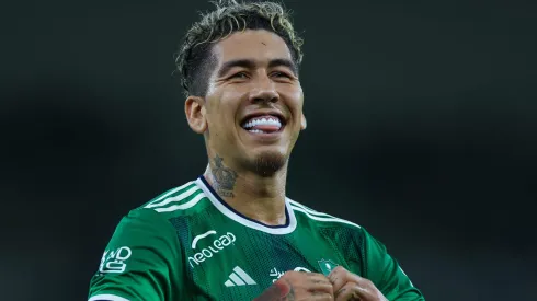 Roberto Firmino possui salário muito alto e teria que diminuir suas exigências par a assinar com o Flamengo.<br />
(Photo by Yasser Bakhsh/Getty Images)