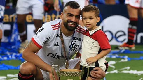 Fabrício Bruno aceita jogar no Cruzeiro e Flamengo impõe condição para fechar venda. (Photo by Buda Mendes/Getty Images)