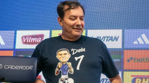 Pedrinho, dono da SAF do Cruzeiro em apresentação. Empresário promete forte investimento no elenco para a temporada 2025. Foto: Fernando Moreno/AGIF