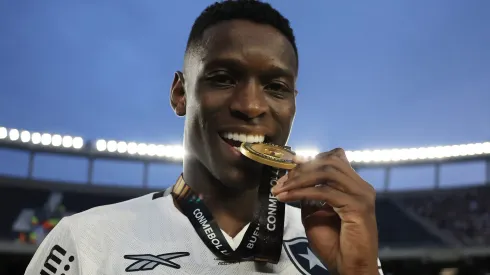 Luiz Henrique decide deixar o Botafogo e pode desembarcar em Manchester já nesta janela. (Photo by Buda Mendes/Getty Images)