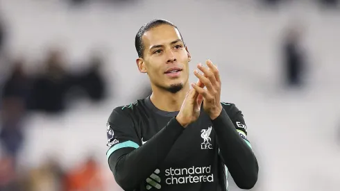 Van Dijk é oferecido ao Real Madrid. (Photo by Julian Finney/Getty Images)