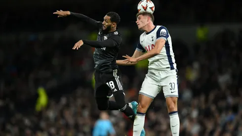 Juninho em campo pela UEFA Europa League. Atacante está negociando com o Flamengo. Foto: Justin Setterfield/Getty Images)