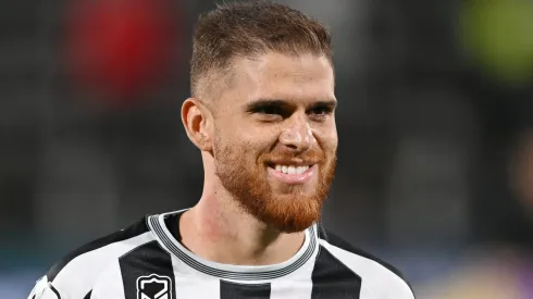 Cuéllar 'esquece' o Corinthians e vê com bons olhos acordo com grande rival do Flamengo. (Photo by Michael Regan/Getty Images)