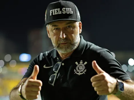 Augusto analisa avançar por Luciano Acosta, que foi oferecido