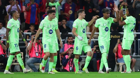 Na semifinal da Supercopa da Espanha, Gavi brilhou pelo Barcelona, marcando um gol decisivo contra o Athletic Club e se juntando a um seleto grupo de jovens talentos que marcaram dois gols na competição antes dos 21 anos. (Foto: Yasser Bakhsh/Getty Images)