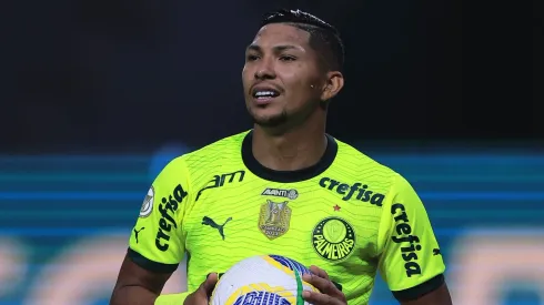 Clube do Brasileirão atravessa o Fluminense e aceita pagar salário de R$ 1,3 milhão para anunciar Rony. Foto: Ettore Chiereguini/AGIF