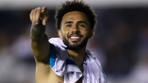 Palmeiras e Flamengo podem ver Claudinho assinando com grande SAF do Brasileirão (Photo by Buda Mendes/Getty Images)