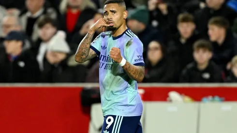 Gabriel Jesus em campo pelo Arsenal (Photo by Mike Hewitt/Getty Images)