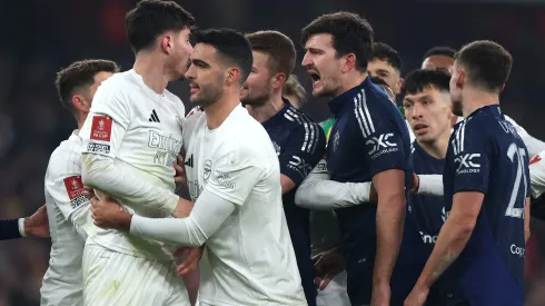 Confusão no duelo entre Manchester United e Arsenal (Photo by Alex Pantling/Getty Images)