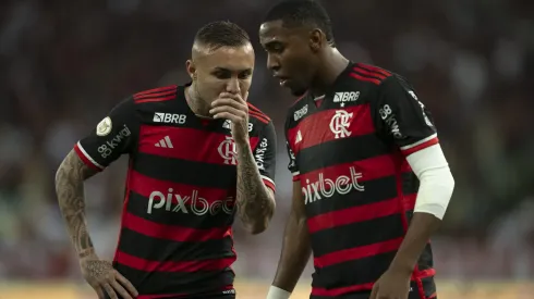 Lorran e Cebolinha em campo pelo Flamengo pelo campeonato brasileiro. Jovem de 18 anos pode ir para o futebol russo. Foto: Jorge Rodrigues/AGIF
