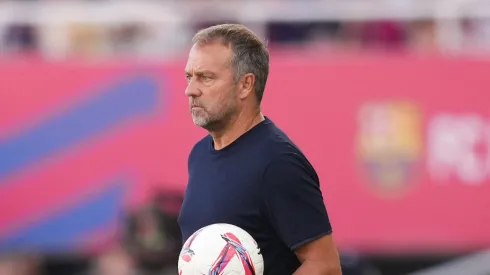 Hansi Flick, do Barcelona, põe titularidade de astro do elenco em xeque.