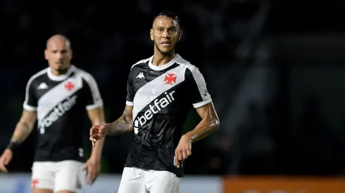 Souza pelo Vasco em partida do Campeonato Brasileiro diante do RB Bragantino. Foto: AGIF / Alamy Stock Photo