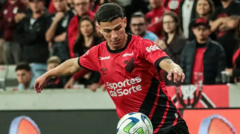 Lucas Esquivel jogador do Athletico-PR durante partida contra o Bahia no estádio Arena da Baixada