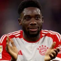 Agente de Alphonso Davies, do Bayern de Munique, quer se reunir com Liverpool e mais dois clubes