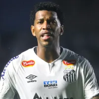Ídolo do Corinthians, Gil pode deixar o Santos e ser anunciado em Rubro-Negro do Brasileirão