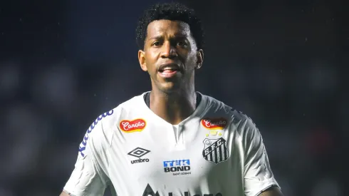 Ídolo do Corinthians, Gil pode deixar o Santos e ser anunciado em Rubro-Negro do Brasileirão. Foto: Reinaldo Campos/AGIF