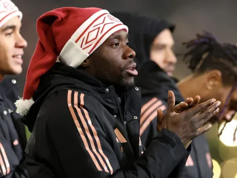 Davies pode renovar e abrir espaço para Alexander-Arnold chegar