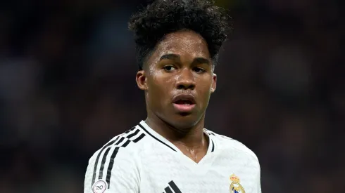 Real Madrid estuda contratar um novo camisa 9.