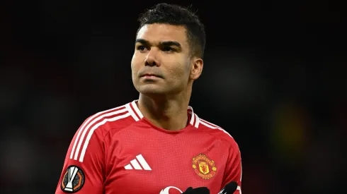 Casemiro pode ter valor diminuído pelo Manchester United. (Photo by Gareth Copley/Getty Images)