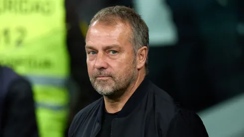 Hansi Flick durante jogo do Barcelona