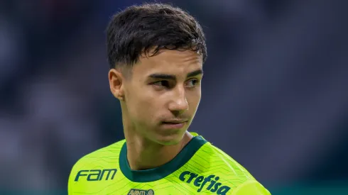 Vitor Reis pode ser titular do Manchester City