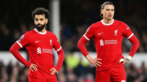Darwin Núñez e Salah em jogo do Liverpool contra o Everton. Ambos podem estar de saída do clube inglês. Foto: Michael Regan