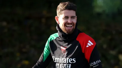 Especulado em Flamengo e Palmeiras, Jorginho se oferece para jogar em outro gigante brasileiro. (Photo by Alex Pantling/Getty Images)