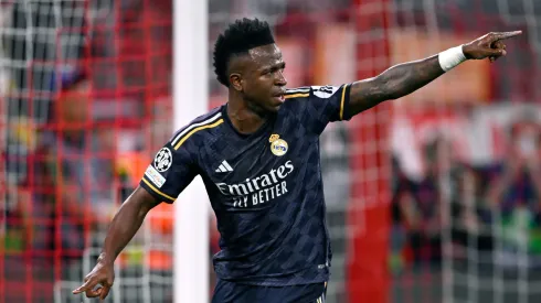 Vinicius Junior comemora gol marcado pelo Real Madrid em partida da Champions League na Allianz Arena. Foto: imageBROKER.com GmbH & Co. KG / Alamy Stock Photo