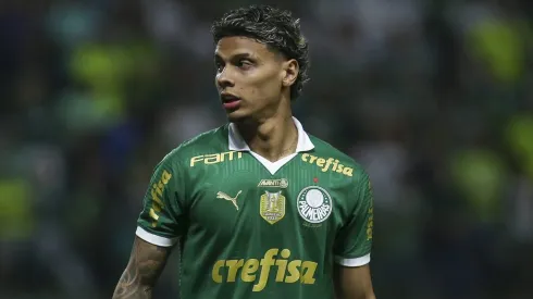 O volante colombiano Richard Ríos, destaque do Palmeiras, chamou a atenção do Al Qadisiyah, clube saudita que investe pesado no mercado de transferências. (Foto: Ricardo Moreira/Getty Images)