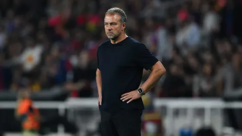 Zagueiro do Barcelona de Flick rejeita proposta de gigante da Bundesliga.