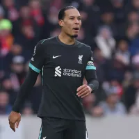 Liverpool mira Jorrel Hato como substituto de Van Dijk por R$ 187 milhões