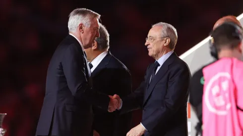 Ancelotti fica sem zagueiro e Florentino Pérez vê atleta lesionado jogar no sacrifício. Foto: Yasser Bakhsh/Getty Images