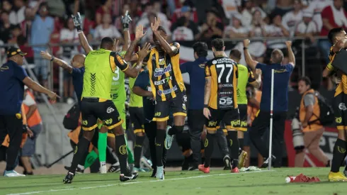Jogadores do Novorizontino comemoraram no MorumBIS durante semifinal do Paulistão 2024. Foto: Vilmar Bannach / Alamy Stock Photo