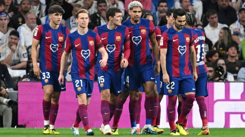 Jogadores do Barcelona em jogo contra o Real Madrid pelo Campeonato Espanhol. Christensen pode estar de saída do clube. Foto: David Ramos