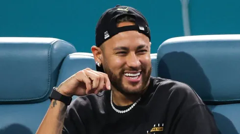 Neymar consegue 1º reforço para o Santos.