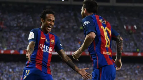 Com um gol ou assistência a cada 75 minutos, o brasileiro supera ídolos como Messi e Neymar, consolidando seu impacto na equipe catalã. (Foto de David Ramos/Getty Images)