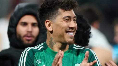 Atualização de última hora anima o Corinthians para fechar com Roberto Firmino. (Photo by Yasser Bakhsh/Getty Images)