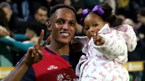 Gigante do Brasileirão decide avançar para anunciar o zagueiro Yerry Mina, ex-Palmeiras. (Photo by Enrico Locci/Getty Images)