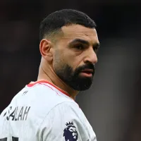 Rival da Premier League dá chapéu no Liverpool e anuncia substituto de Salah