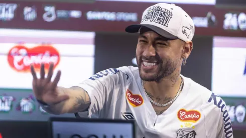 Camisa 10 retorna após 12 anos longe da Vila Belmiro