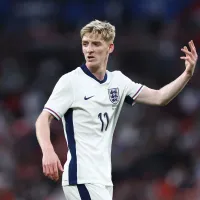 Anthony Gordon aproveita falha bizarra do Arsenal para confirmar classificação do Newcastle