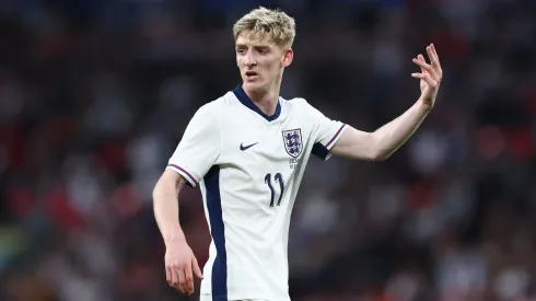 Gordon faz gol em derrota do Arsenal. Foto: Alex Pantling/Getty Images