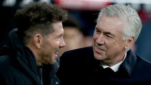Simeone e Ancelotti juntos no clássico da La Liga. Foto: Florencia Tan Jun/Getty Images