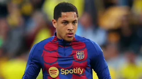 Vitor Roque aceita jogar no Brasileirão e escolhe entre Flamengo e Palmeiras. Foto: Fran Santiago/Getty Images