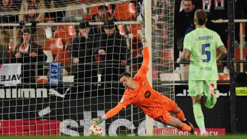 Goleiro polonês Szczesny é um dos grandes destaques do Barça