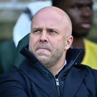 Arne Slot defende escalação após eliminação do Liverpool: “Não há…”