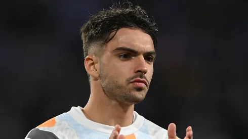 Raúl Asencio antes de partida pelo Real Madrid