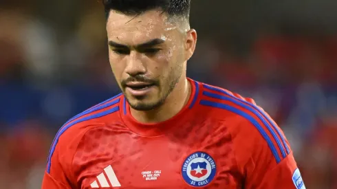 Enquanto Marcelo Gallardo busca reforçar seu elenco, o River Plate segue atrás de um lateral-esquerdo. (Foto por Julio Aguilar/Getty Images)