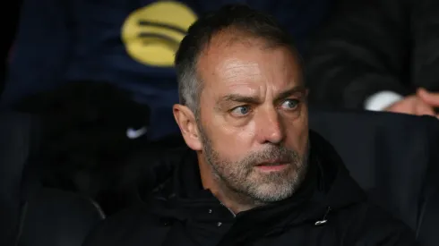 Hansi Flick durante jogo do Barcelona