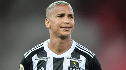 Ex-Palmeiras, Deyverson pode trocar o Atlético Mineiro por outro importante clube brasileiro.